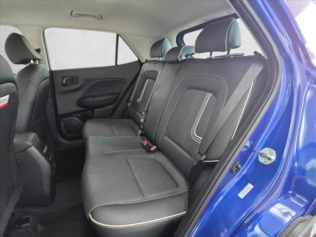 Certified 2025 Hyundai Venue Limited FWD image 20