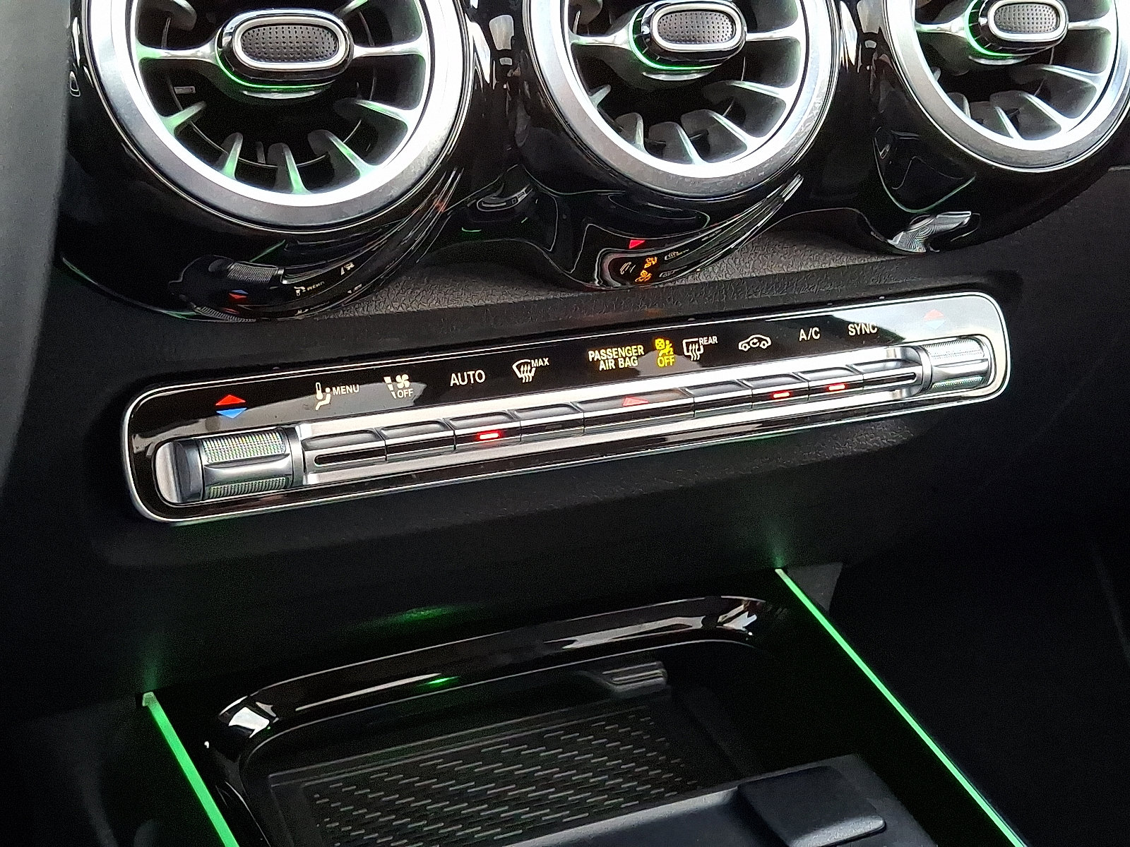 Certified 2025 Mercedes-Benz GLB 250 4MATIC image 17