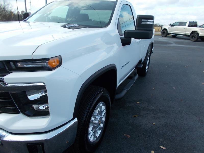 Used 2025 Chevrolet Silverado 2500 LT image 8