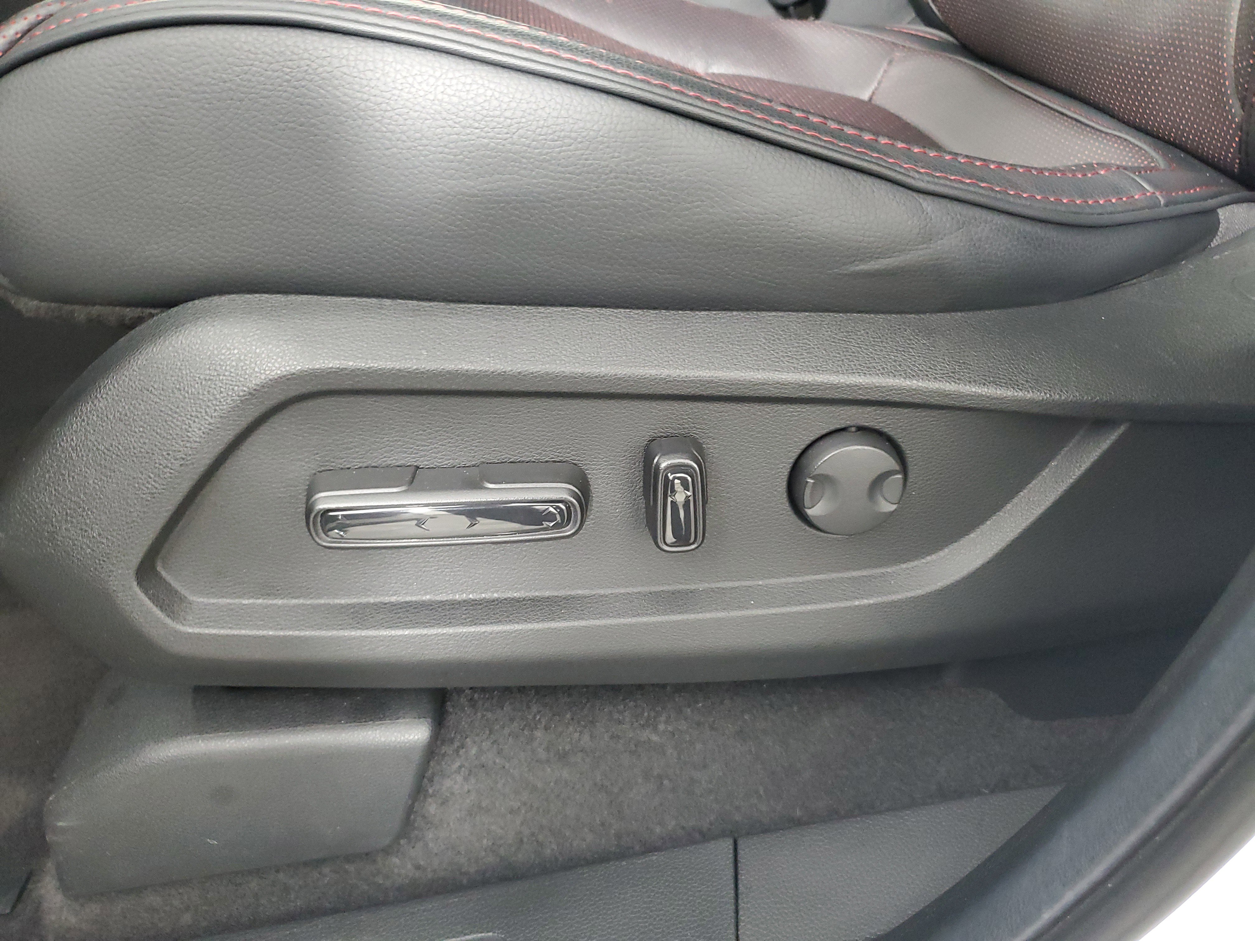 Certified 2025 Honda Pilot Black Edition image 31
