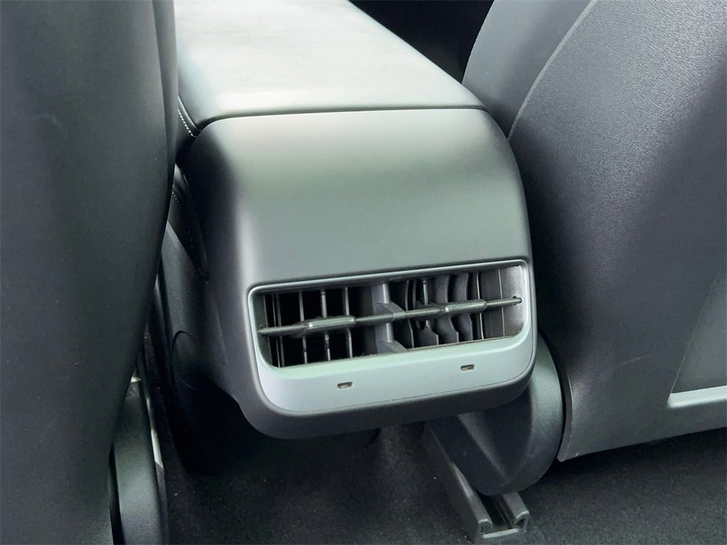 Used 2023 Tesla Model 3 Standard Range image 43