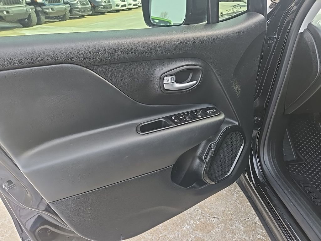 Used 2023 Jeep Renegade Altitude w/ Sun/Sound Group image 28