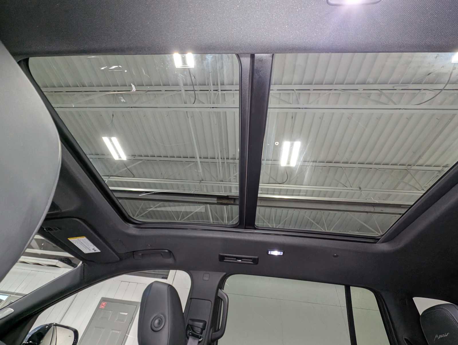 Certified 2025 Buick Enclave Avenir w/ Super Cruise Package image 17