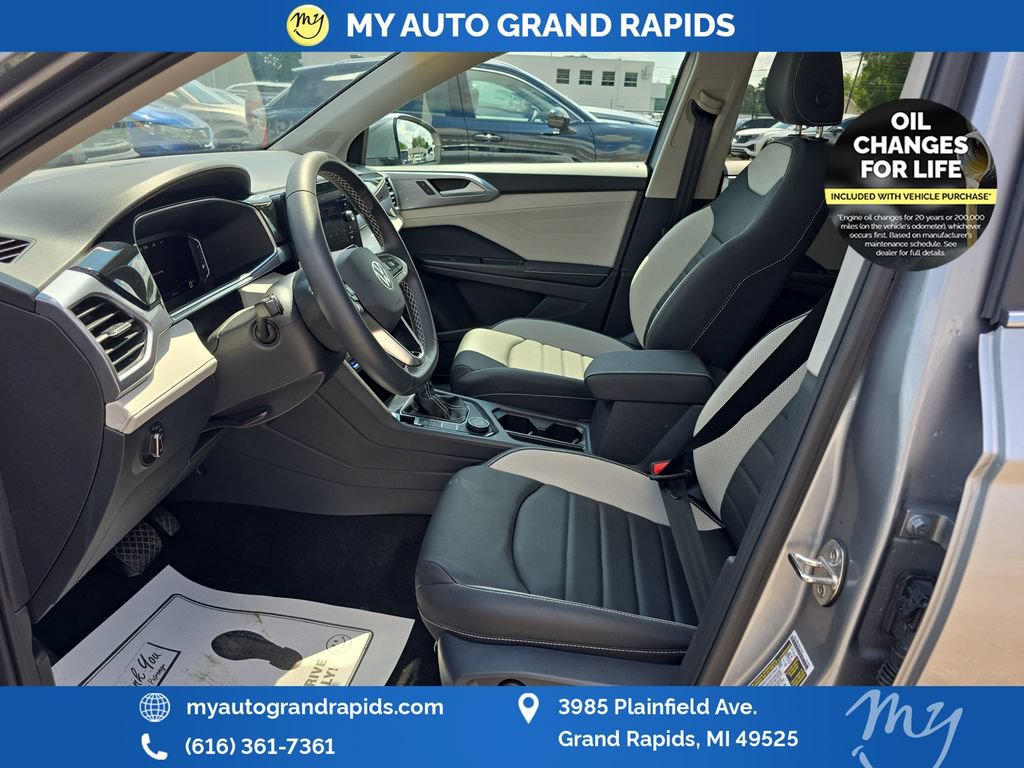 Used 2025 Volkswagen Taos SEL w/ Black Wheel Plus Package AWD/4WD image 9