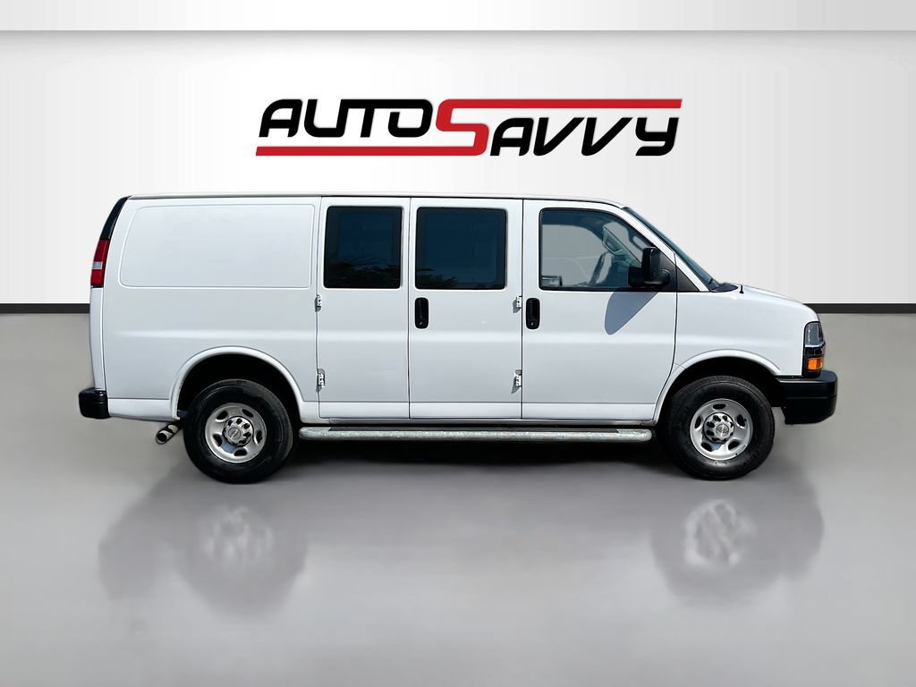Used 2024 Chevrolet Express 2500 w/ Driver Convenience Package RWD image 8