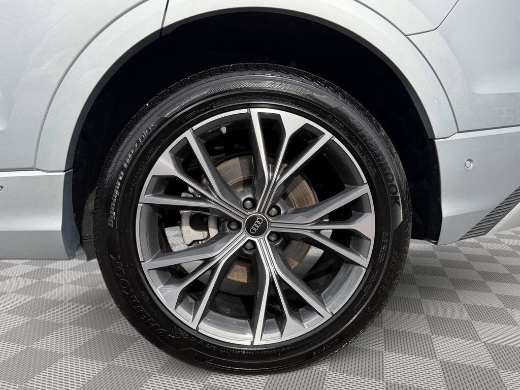 Used 2025 Audi Q8 Premium w/ Convenience Package AWD/4WD image 8