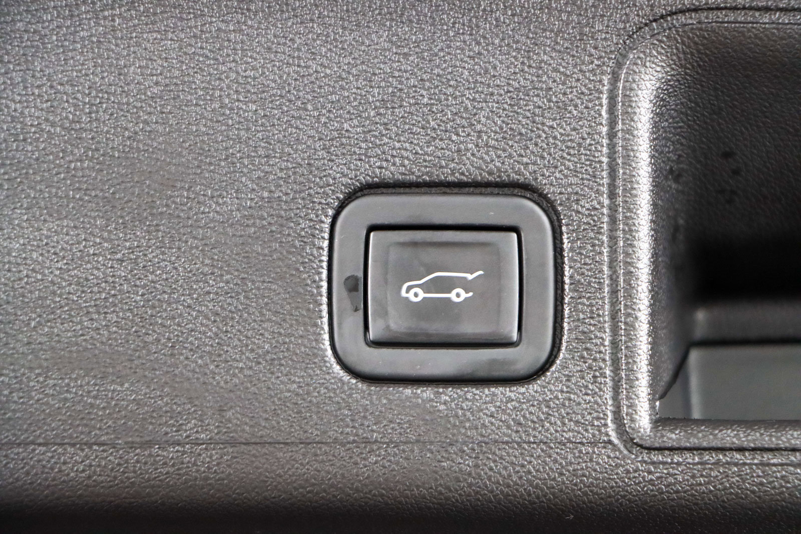 Used 2023 GMC Terrain SLT w/ Elevation Edition image 29