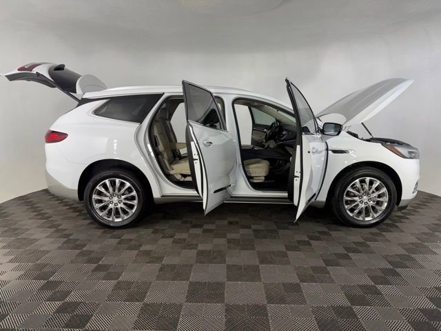 Used 2021 Buick Enclave Essence w/ Sound and Sites Package image 11