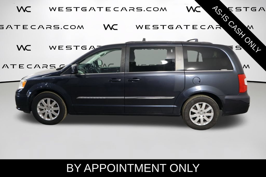 Used 2014 Chrysler Town & Country Touring FWD image 4