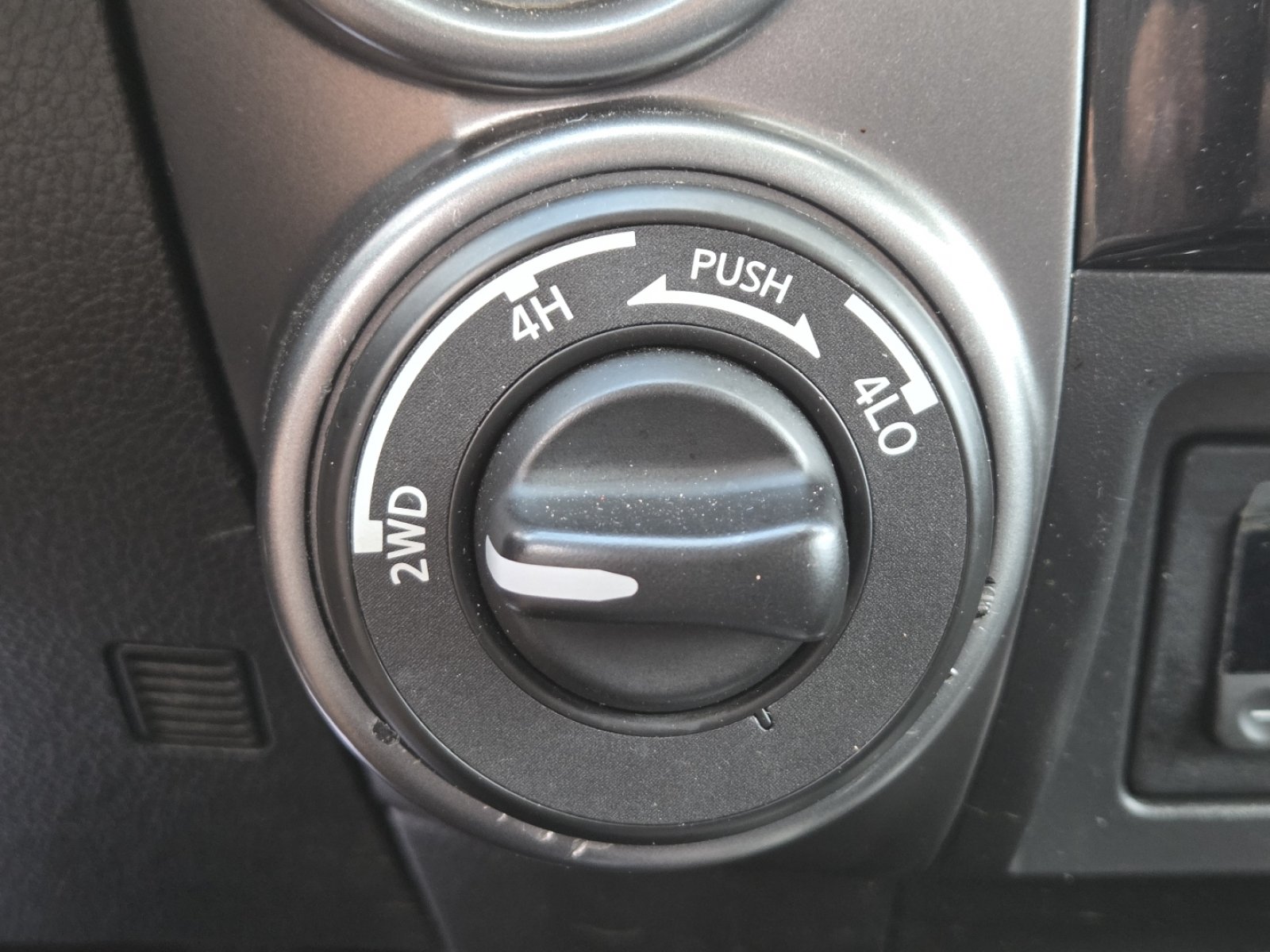 Used 2017 Nissan Titan Platinum Reserve AWD/4WD image 5