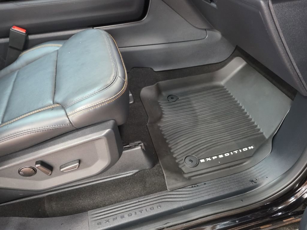 Used 2025 Ford Expedition Tremor image 10