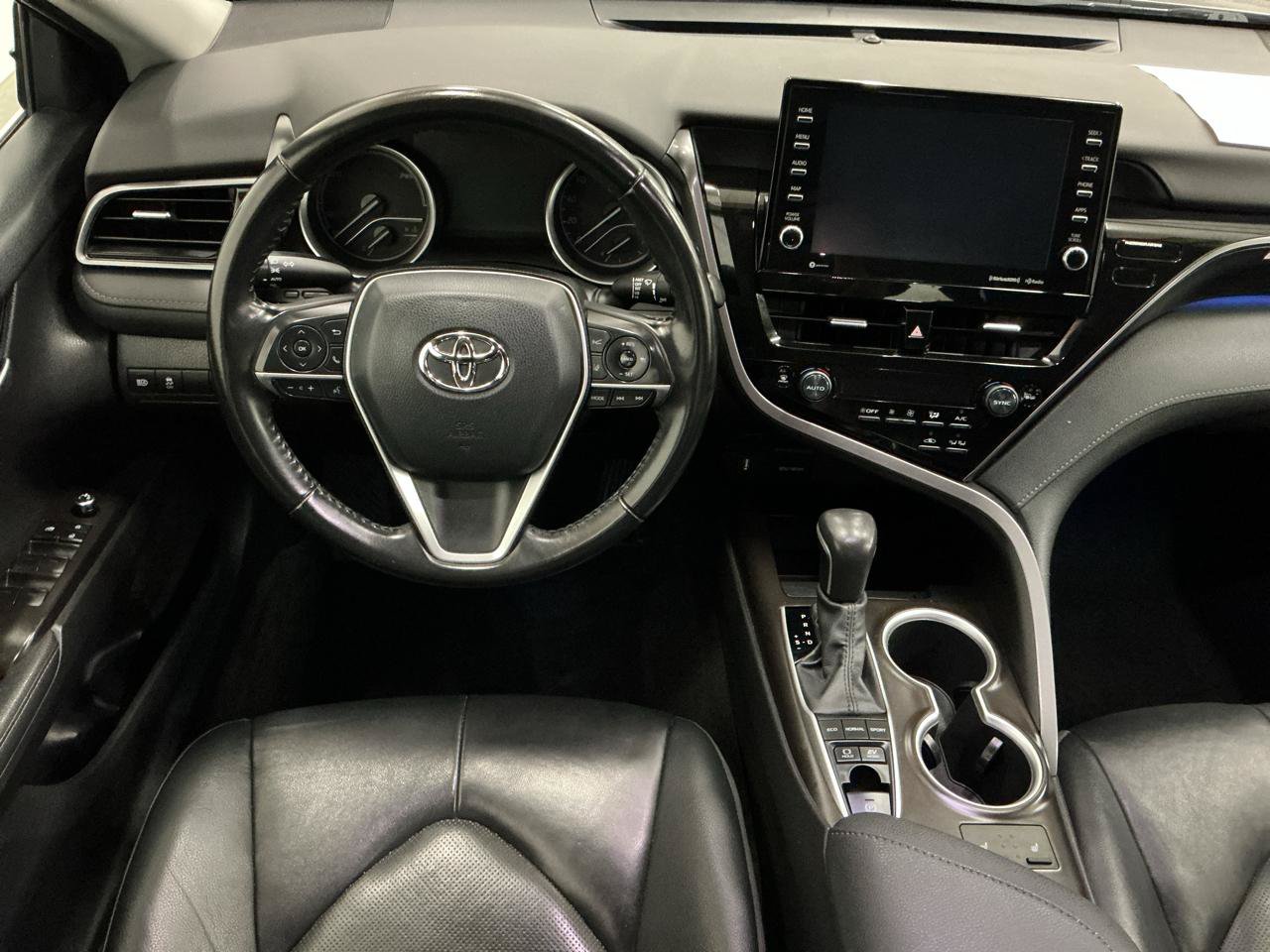 Used 2021 Toyota Camry XLE FWD image 14
