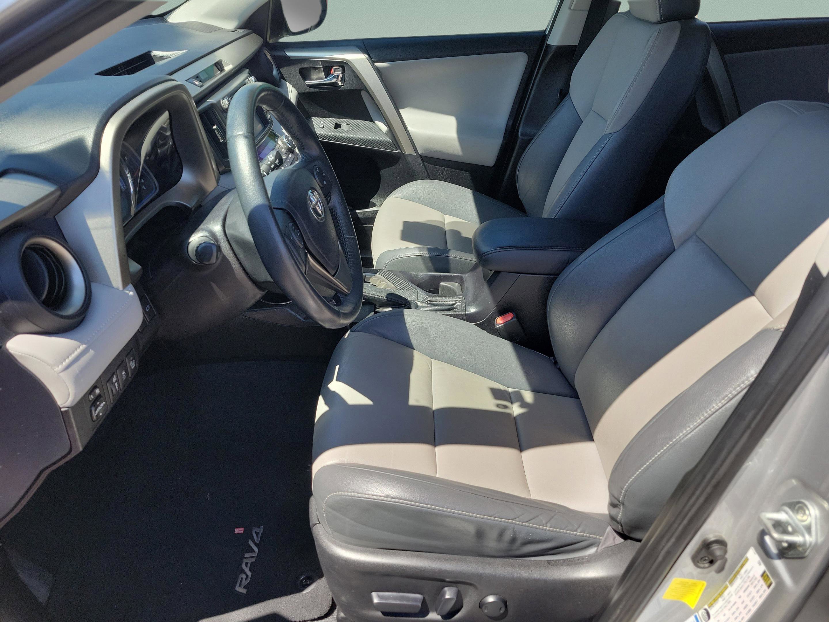 Used 2015 Toyota RAV4 Limited w/ Technology Package image 26