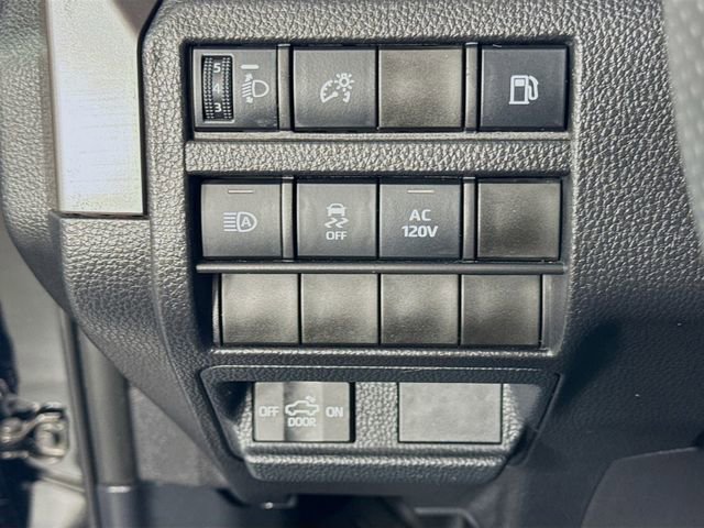 Certified 2025 Toyota Tacoma TRD Off-Road AWD/4WD image 11
