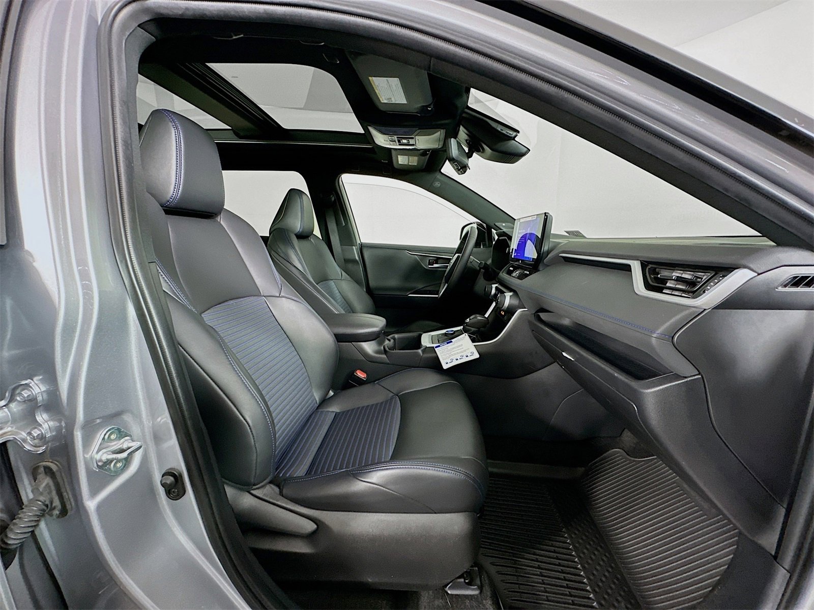 Used 2024 Toyota RAV4 XSE w/ Advanced Technology Package image 30