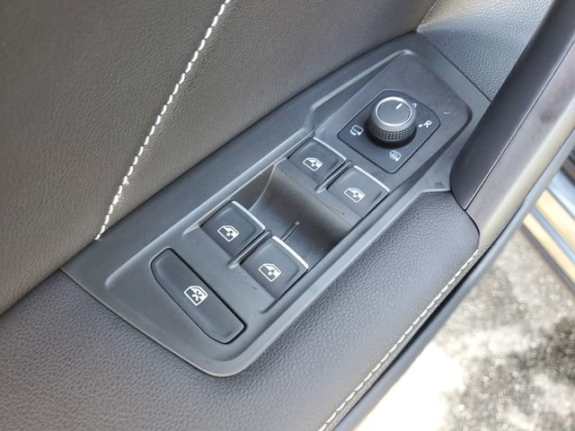 Used 2024 Volkswagen Tiguan SEL R-Line image 16