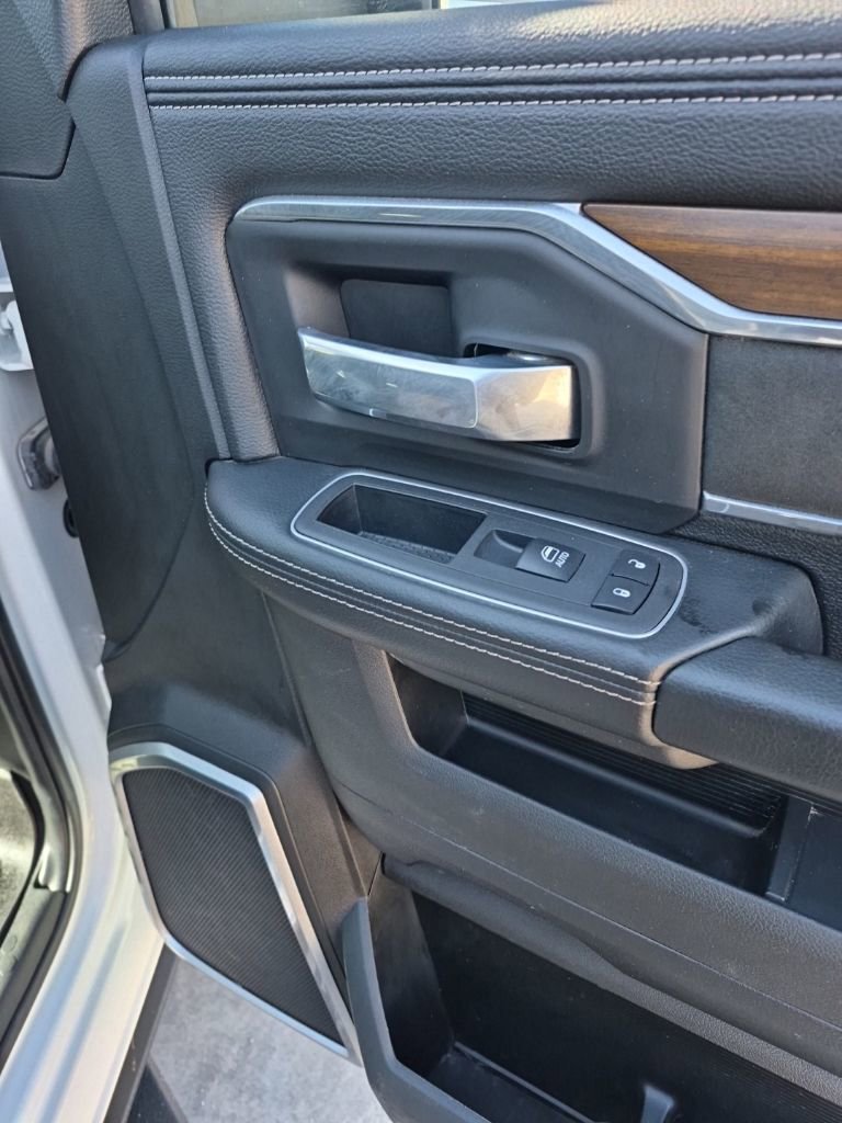 Used 2023 RAM 2500 Laramie AWD/4WD image 17