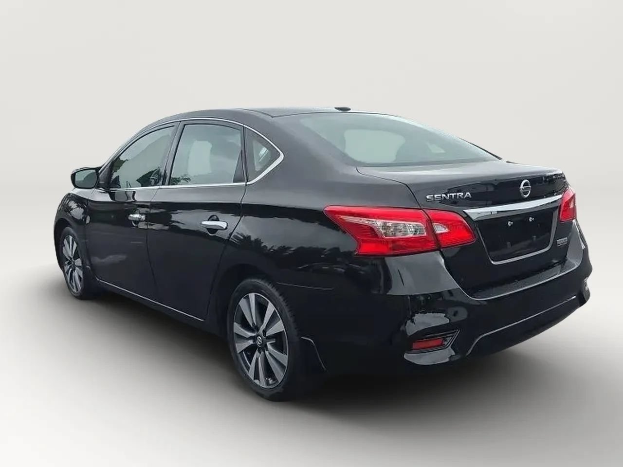 Used 2019 Nissan Sentra SV w/ Special Edition Package FWD image 6