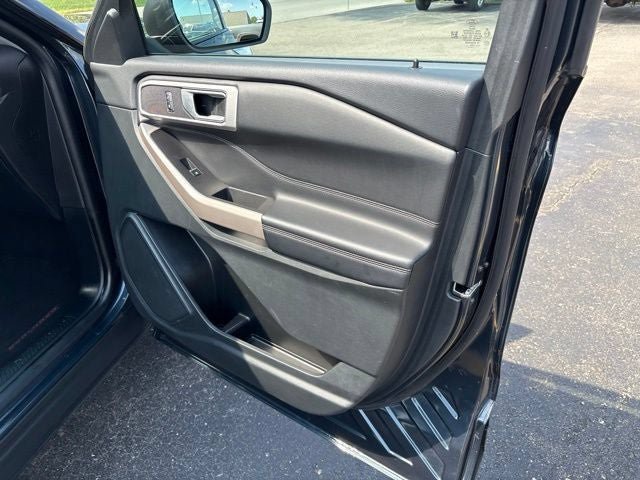 Certified 2023 Ford Explorer XLT w/ Equipment Group 202A AWD/4WD image 5