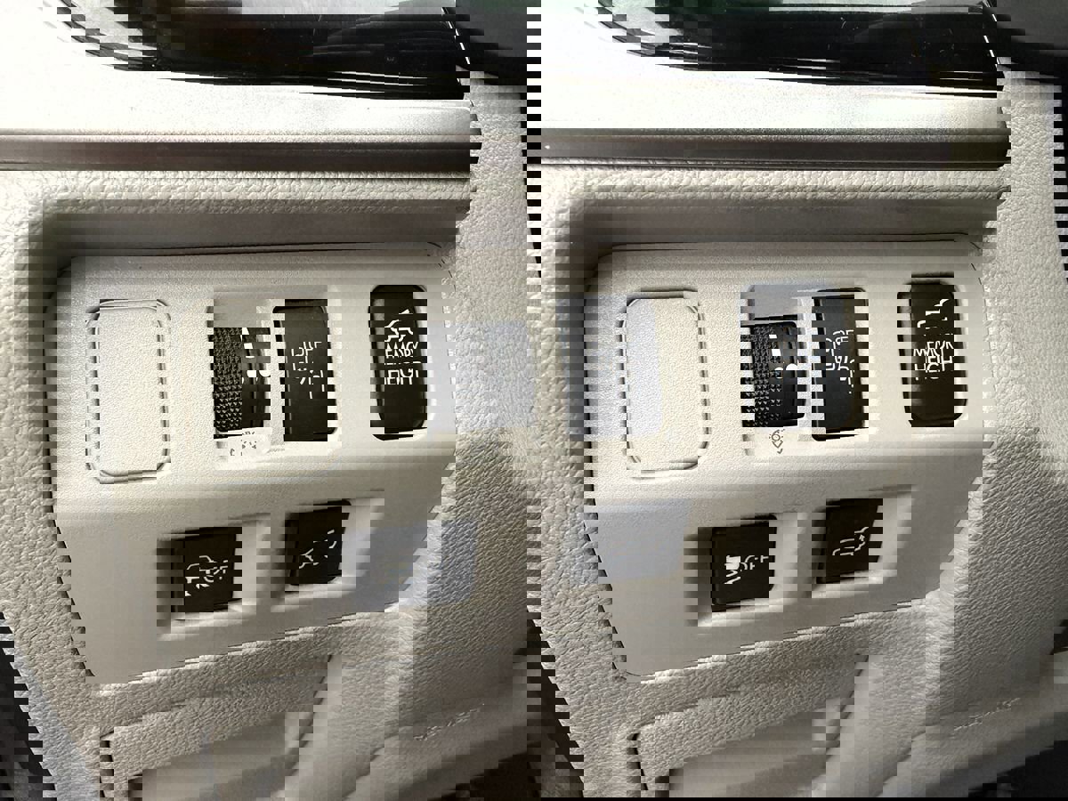 Used 2017 Subaru Forester 2.5i Limited w/ Popular Package #2 image 12