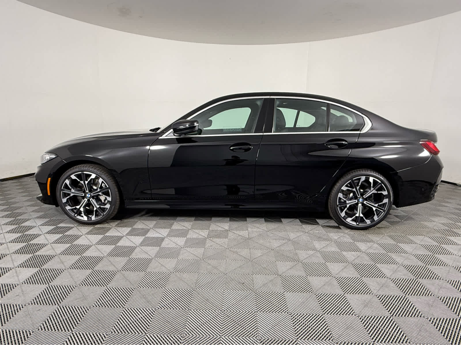 New 2026 BMW 330i xDrive Sedan w/ Convenience Package AWD/4WD image 6