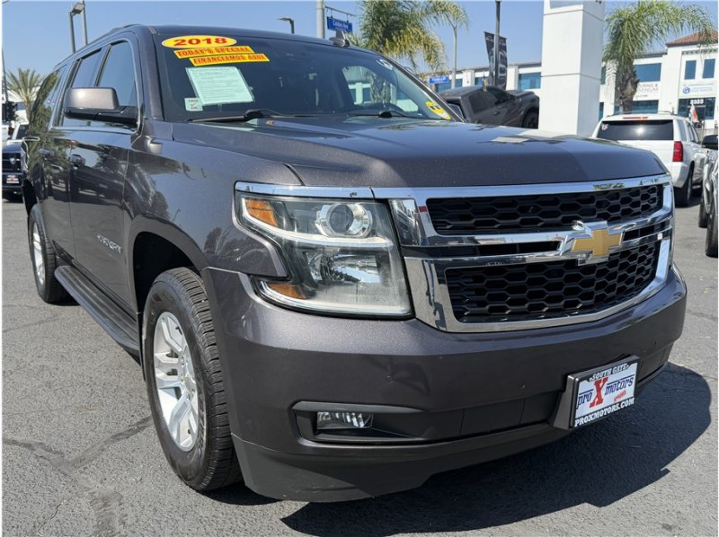 Used 2018 Chevrolet Suburban LT w/ Luxury Package RWD image 45