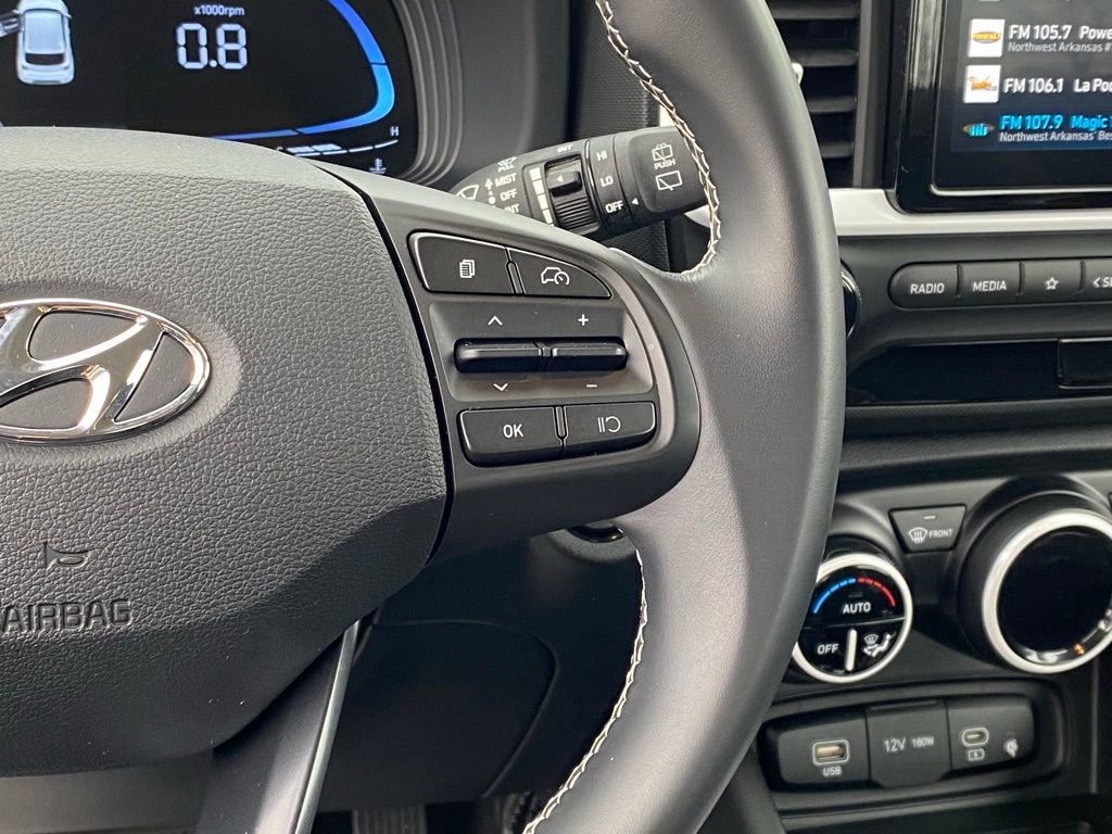 Used 2024 Hyundai Venue Limited image 15