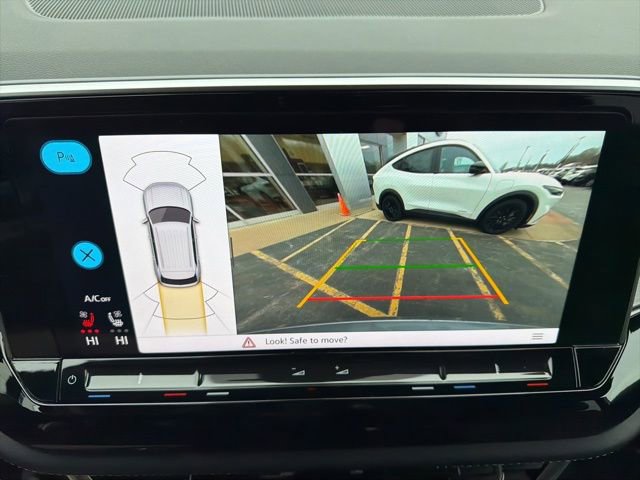 Used 2024 Volkswagen Atlas Cross Sport SE image 11