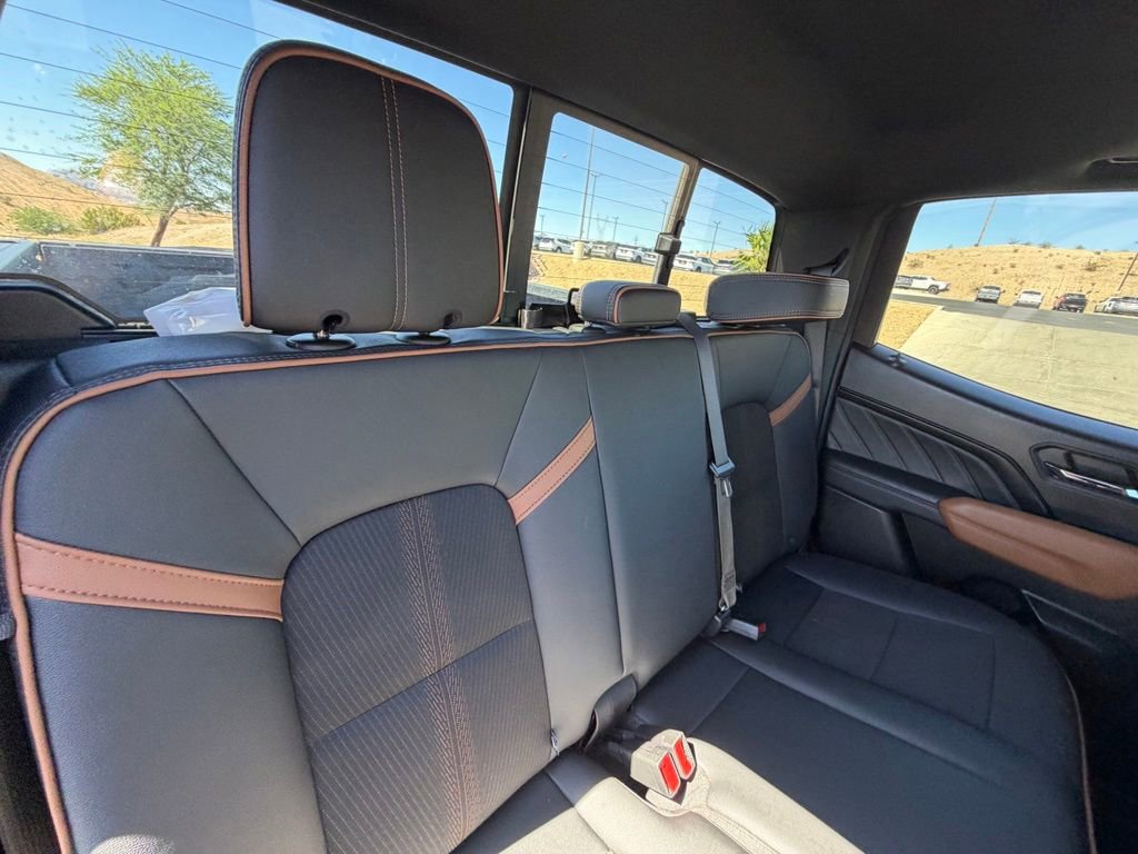 Used 2024 GMC Canyon AT4 AWD/4WD image 17