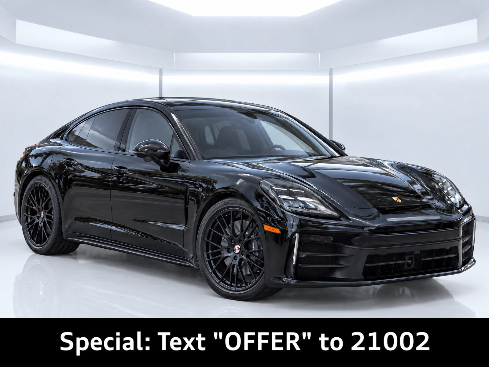 Used 2024 Porsche Panamera RWD image 2