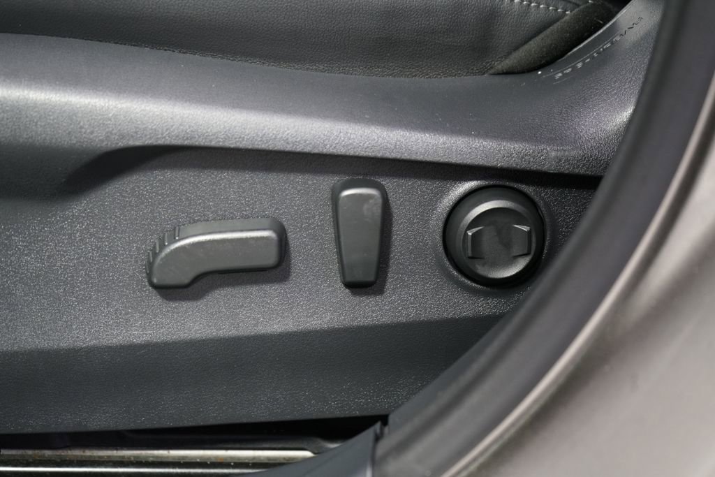 Used 2020 Subaru Legacy Limited AWD/4WD image 14