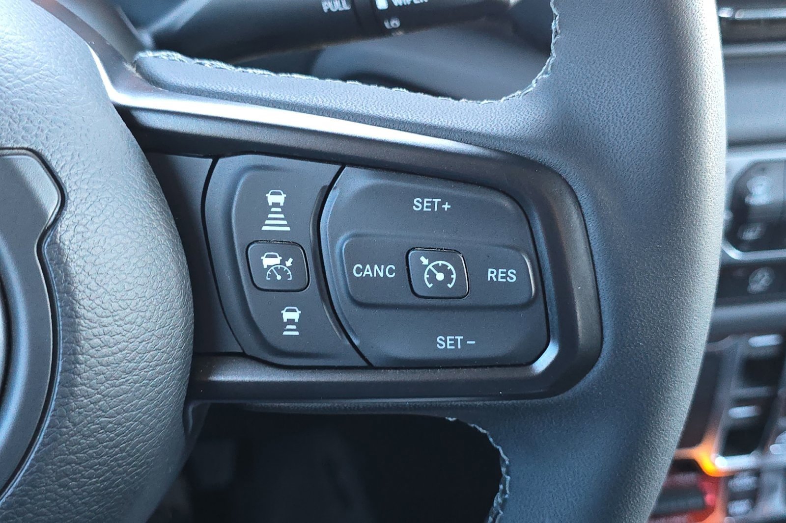 Used 2025 Jeep Gladiator Rubicon w/ Convenience Group image 35