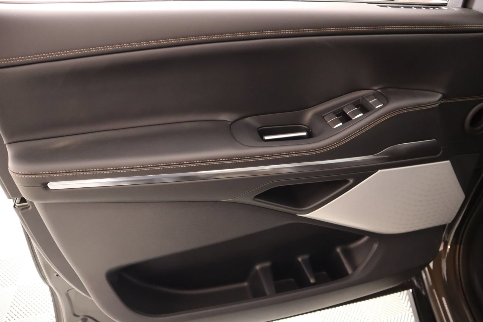 New 2026 Lincoln Navigator Black Label AWD/4WD image 18