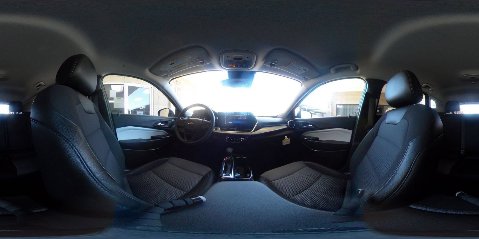Used 2025 Chevrolet Trax LT FWD image 41