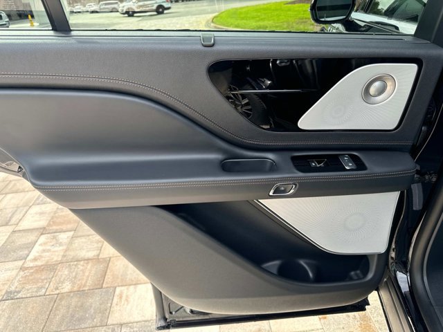 New 2025 Lincoln Aviator Black Label image 15