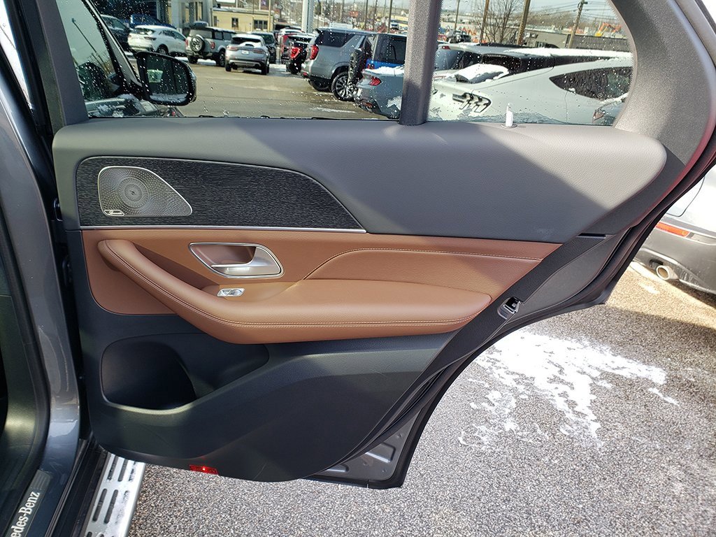 Used 2025 Mercedes-Benz GLE 450e 4MATIC image 17