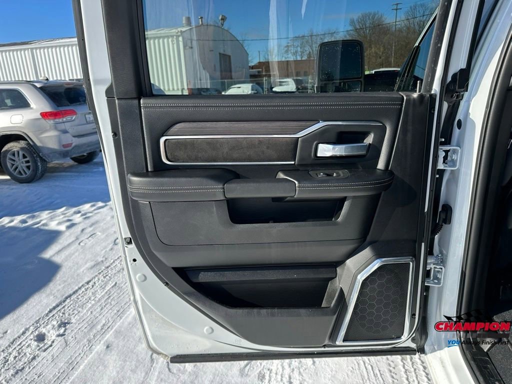 Used 2025 RAM 2500 Laramie w/ Night Edition image 23