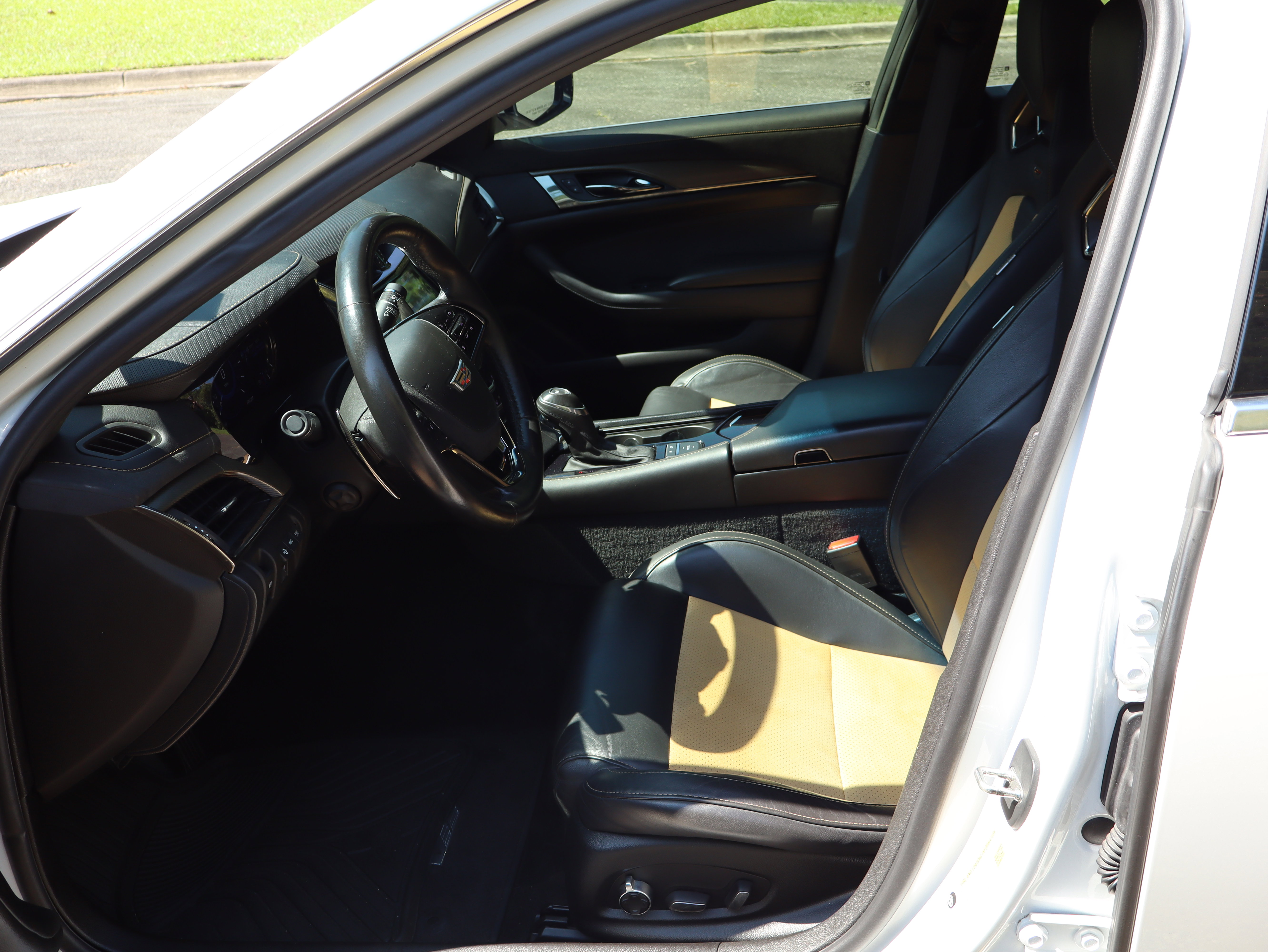 Used 2016 Cadillac CTS V w/ Carbon Fiber Package RWD image 20