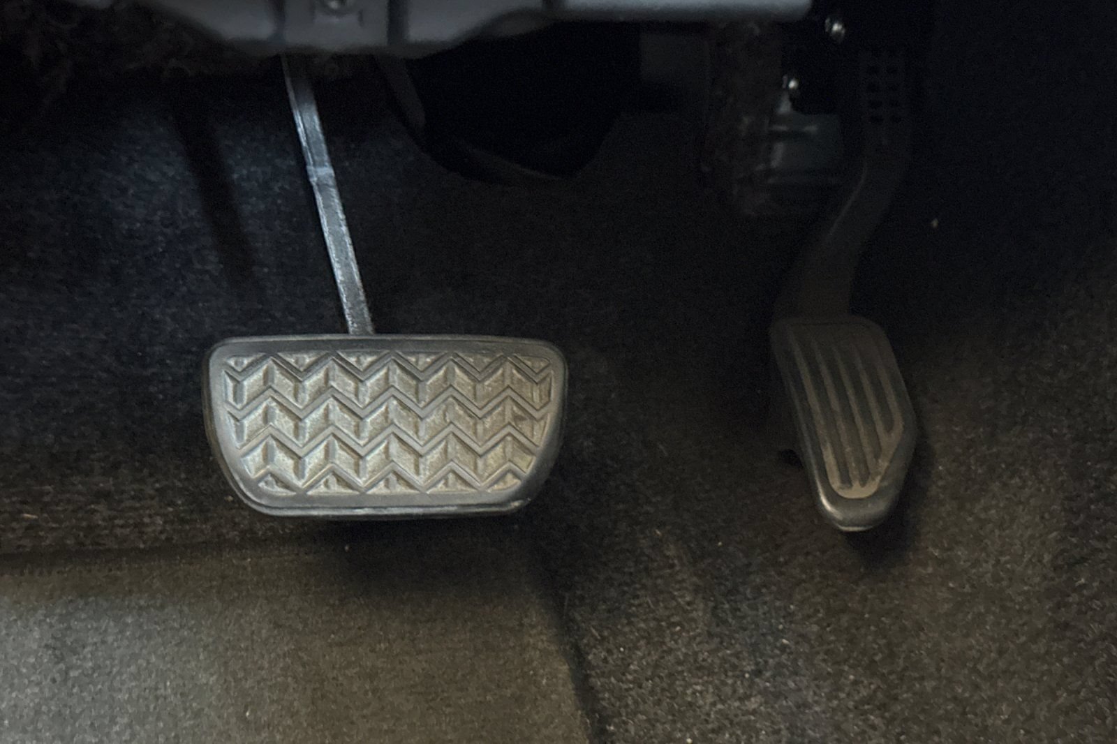 Used 2012 Toyota Yaris LE FWD image 39