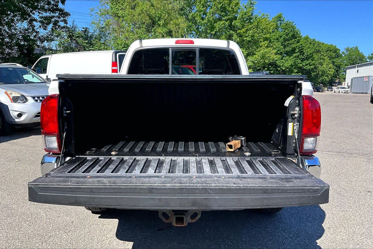 Certified 2019 Toyota Tacoma SR5 AWD/4WD image 30