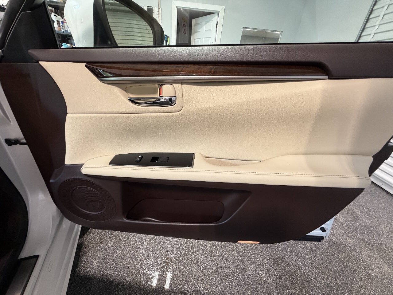 Used 2017 Lexus ES 350 w/ Premium Package FWD image 16
