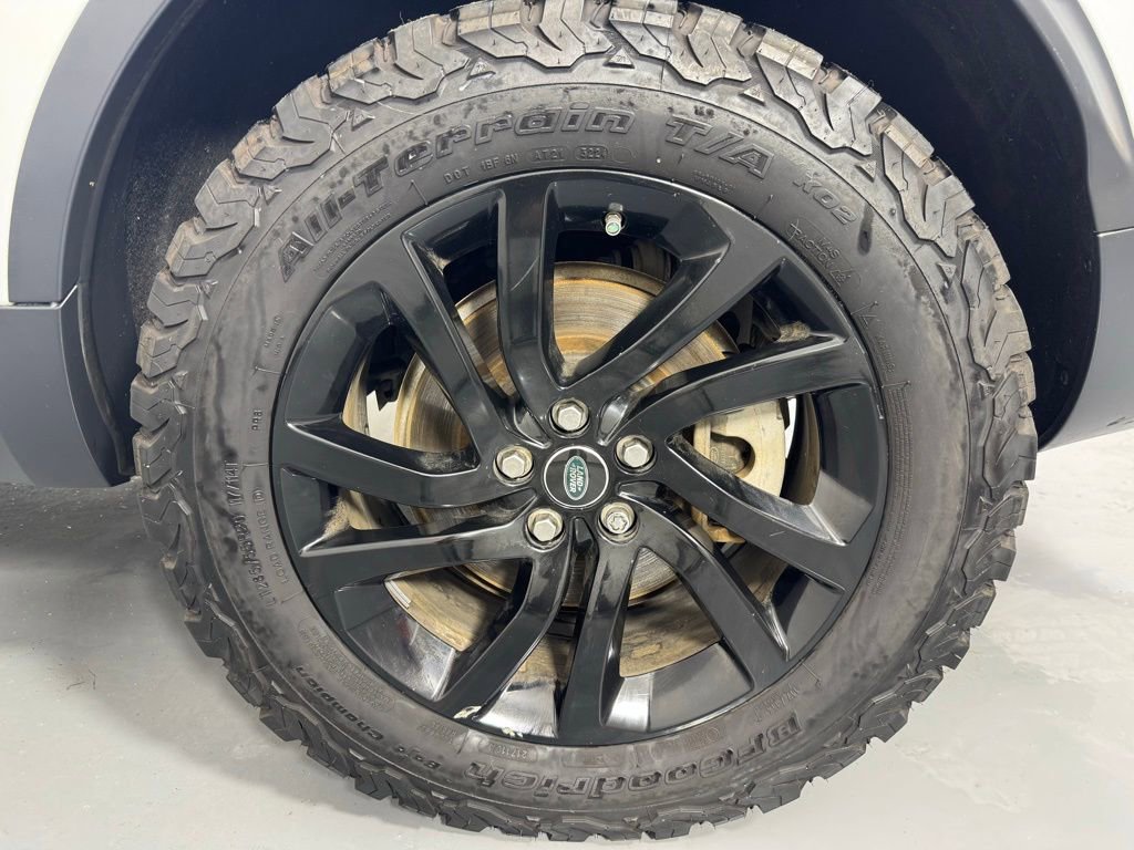Used 2019 Land Rover Discovery SE image 29