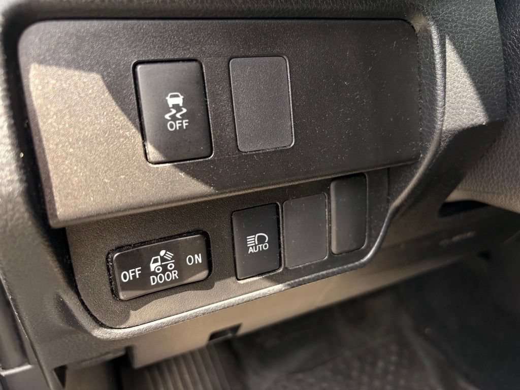 Used 2020 Toyota Tacoma SR w/ SR Convenience Package RWD image 13