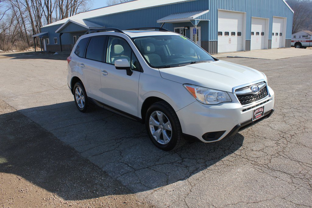 Used 2015 Subaru Forester 2.5i Premium w/ All-Weather Package AWD/4WD image 4