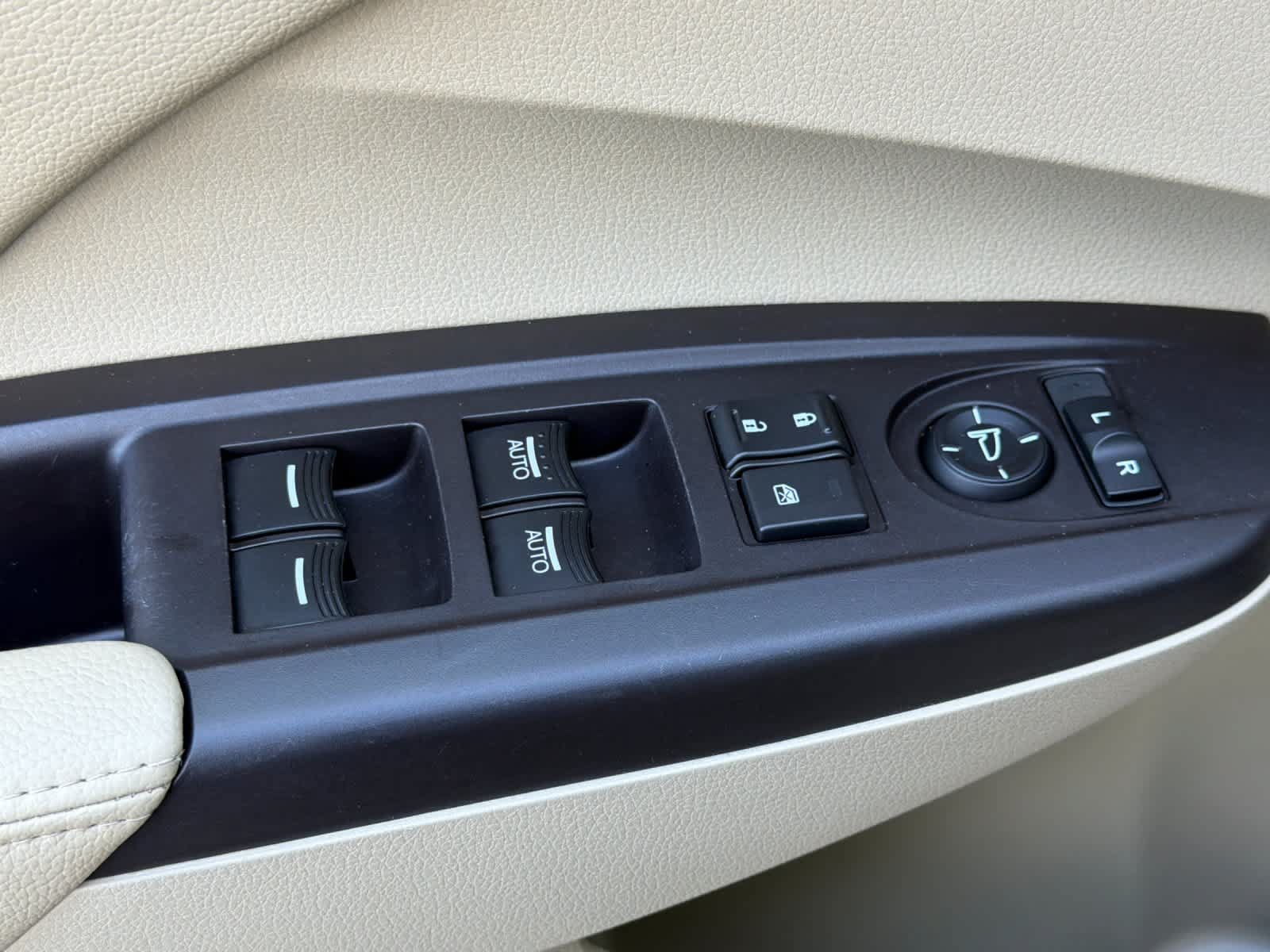 Used 2018 Acura RDX w/ Advance Package FWD image 13