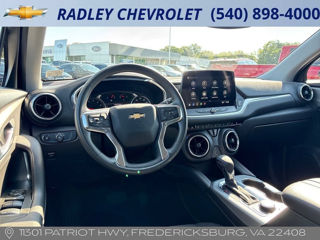 Used 2025 Chevrolet Blazer LT FWD image 13