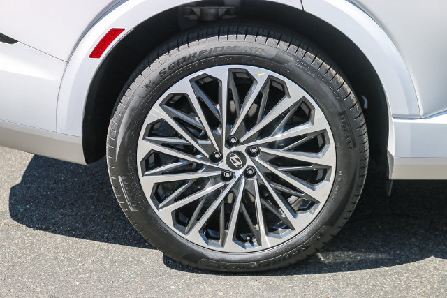 Certified 2026 Hyundai Palisade Calligraphy AWD/4WD image 14