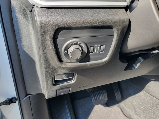 Used 2023 Jeep Grand Cherokee Laredo image 12