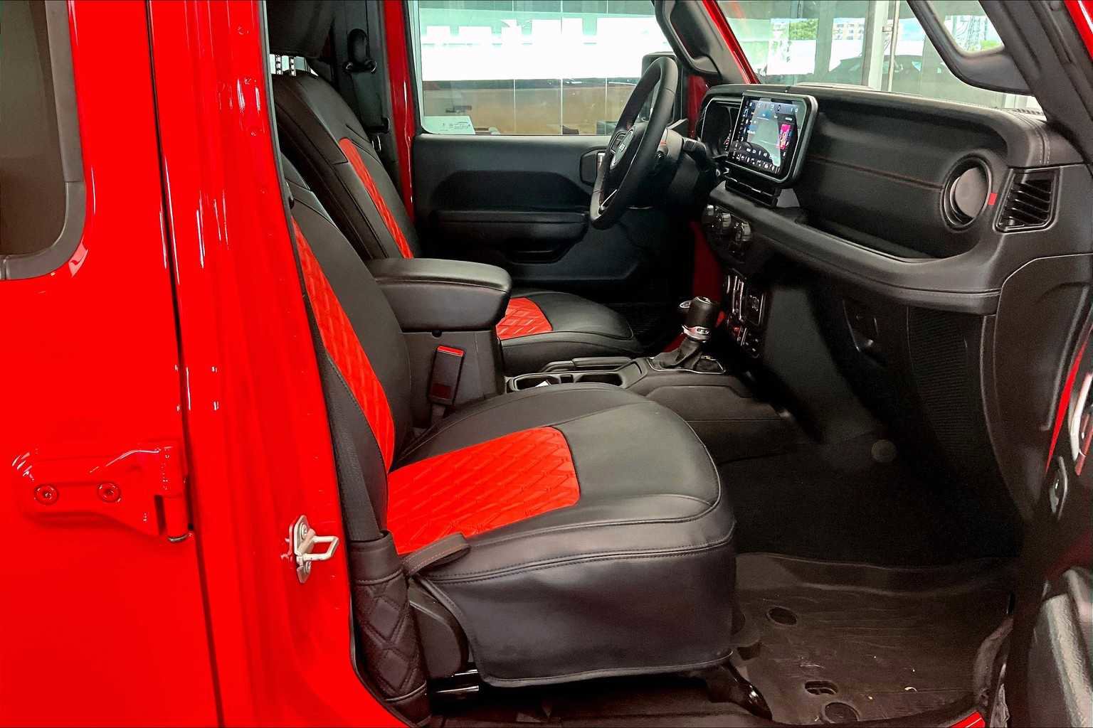 Used 2024 Jeep Wrangler Rubicon w/ XTREMEE 35" Tire Package image 8