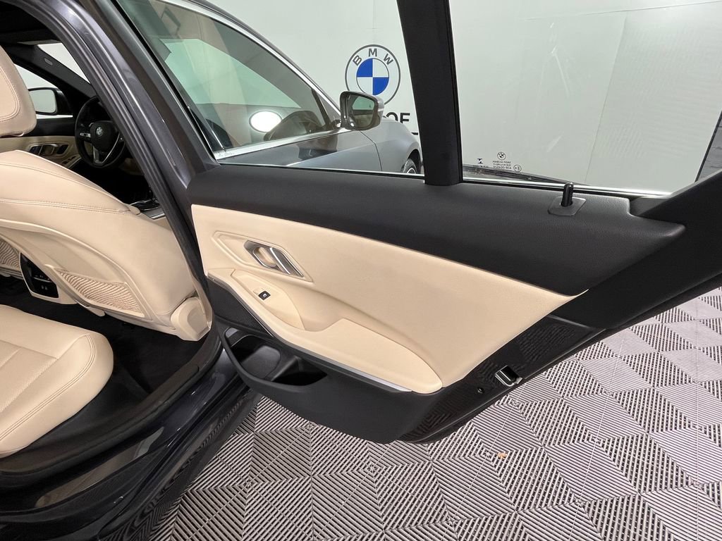 Certified 2022 BMW 330i xDrive Sedan w/ Driving Assistance Package image 26